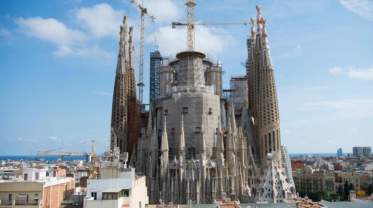 La Sagrada Família reanuda las obras para acabar la segunda torre más alta  del templo
