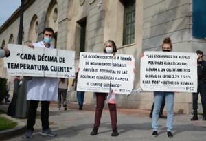 Activistas de ’Scientist Rebellion’ protestan frente al Ministerio de Transición Ecológica y Reto Demográfico. 
