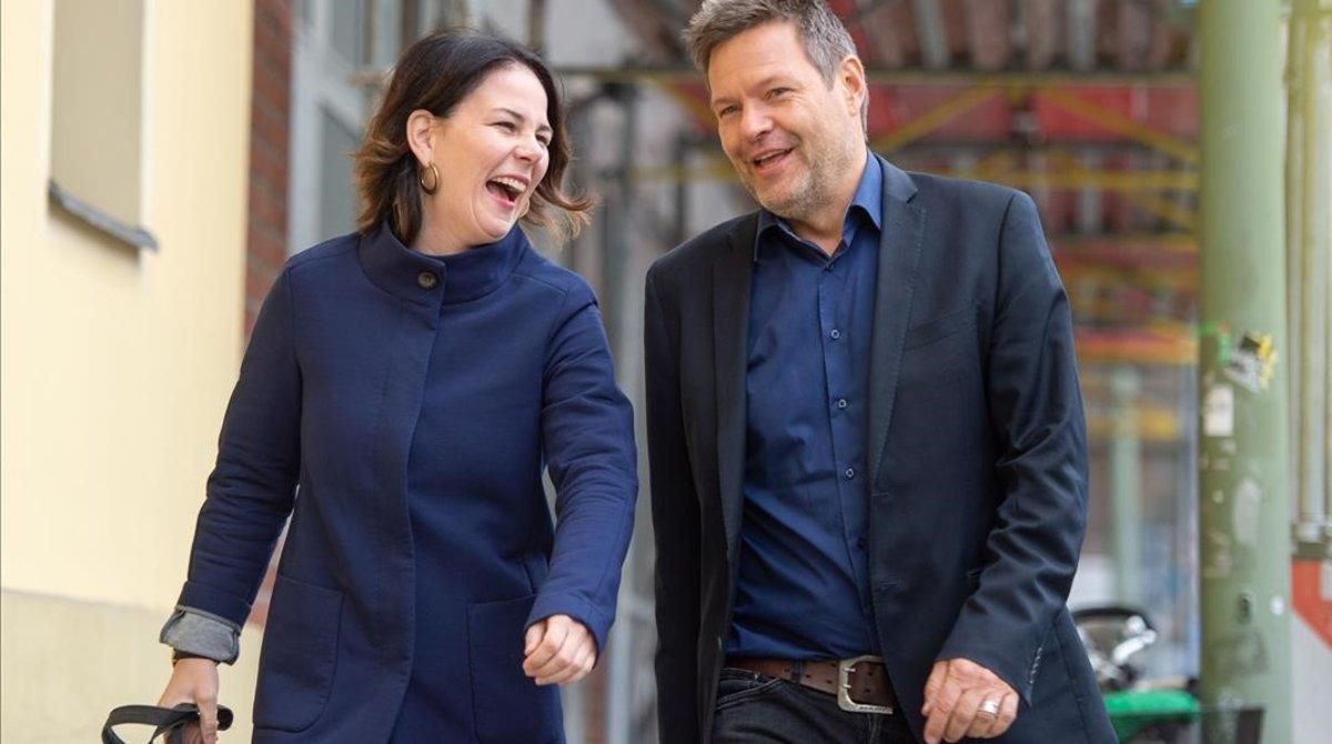 Annalena Baerbock y Robert Habeck, copresidentes de Los Verdes de Alemania. Annalena Baerbock y Robert Habeck, copresidentes de Los Verdes de Alemania.