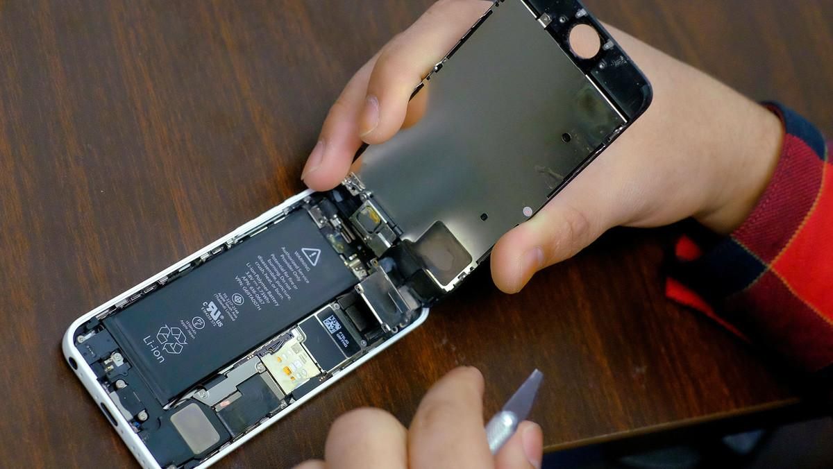 Apple es disculpa pel "malentès" dels iPhone alentits Apple es disculpa pel "malentès" dels iPhone alentits