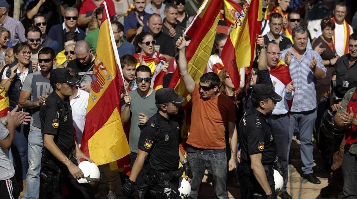 Agressió de grups neonazis a la presidenta de les Corts d'Aragó