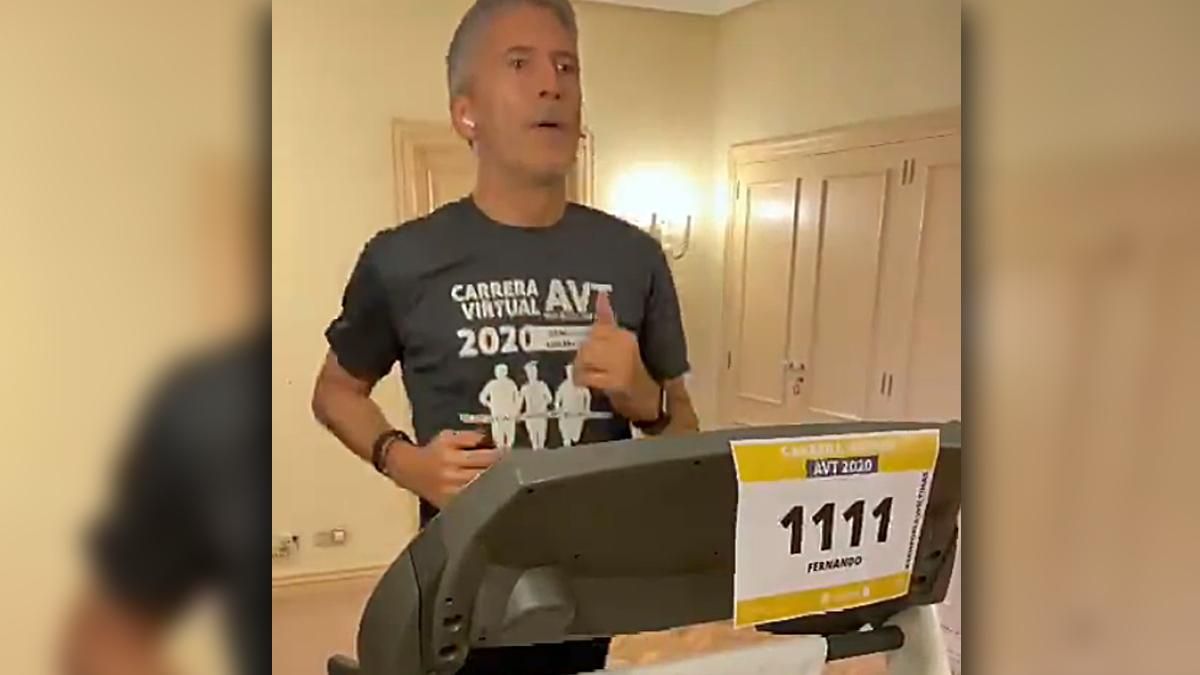 El ministro Grande-Marlaska corre en una carrera virtual de la AVT en noviembre de 2020. El ministro Grande-Marlaska corre en una carrera virtual de la AVT en noviembre de 2020.
