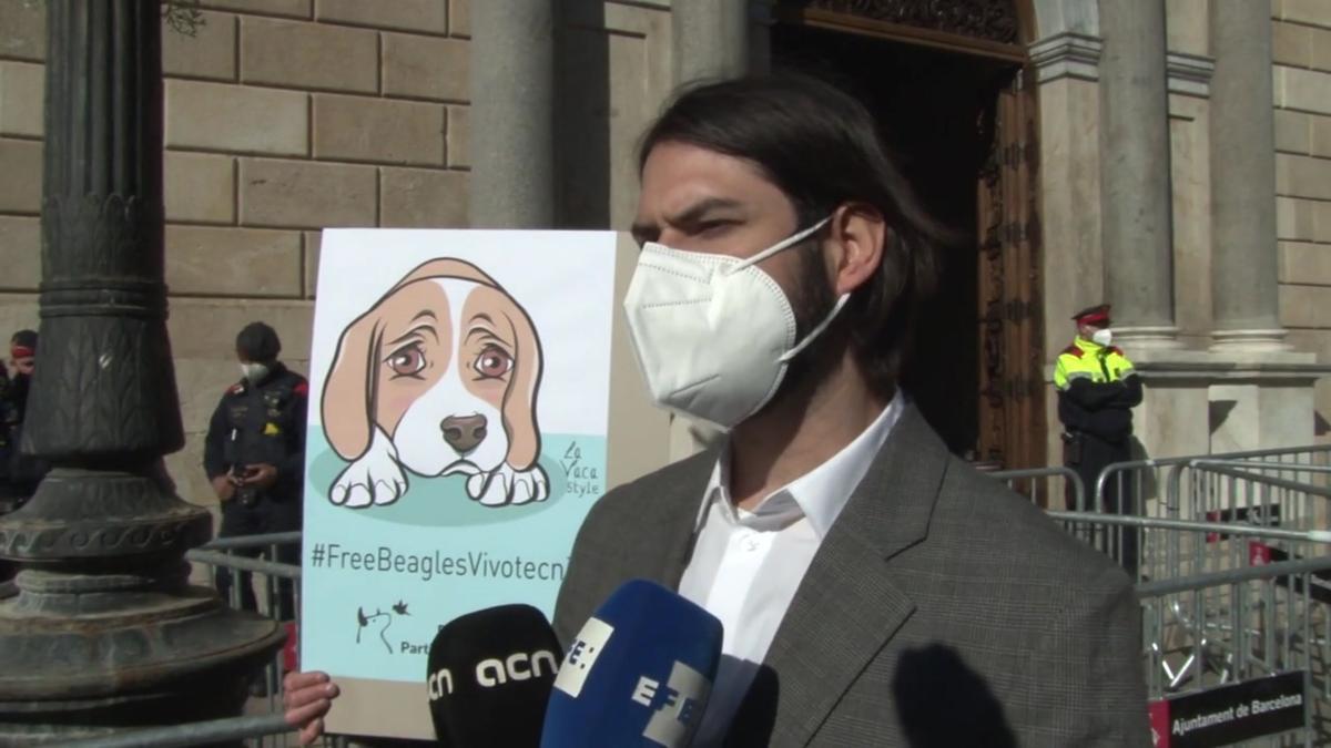 Declaraciones de Iván Guijarro, de PACMA, sobre la manifestación en Barcelona para exigir el fin de experimentación con animales.