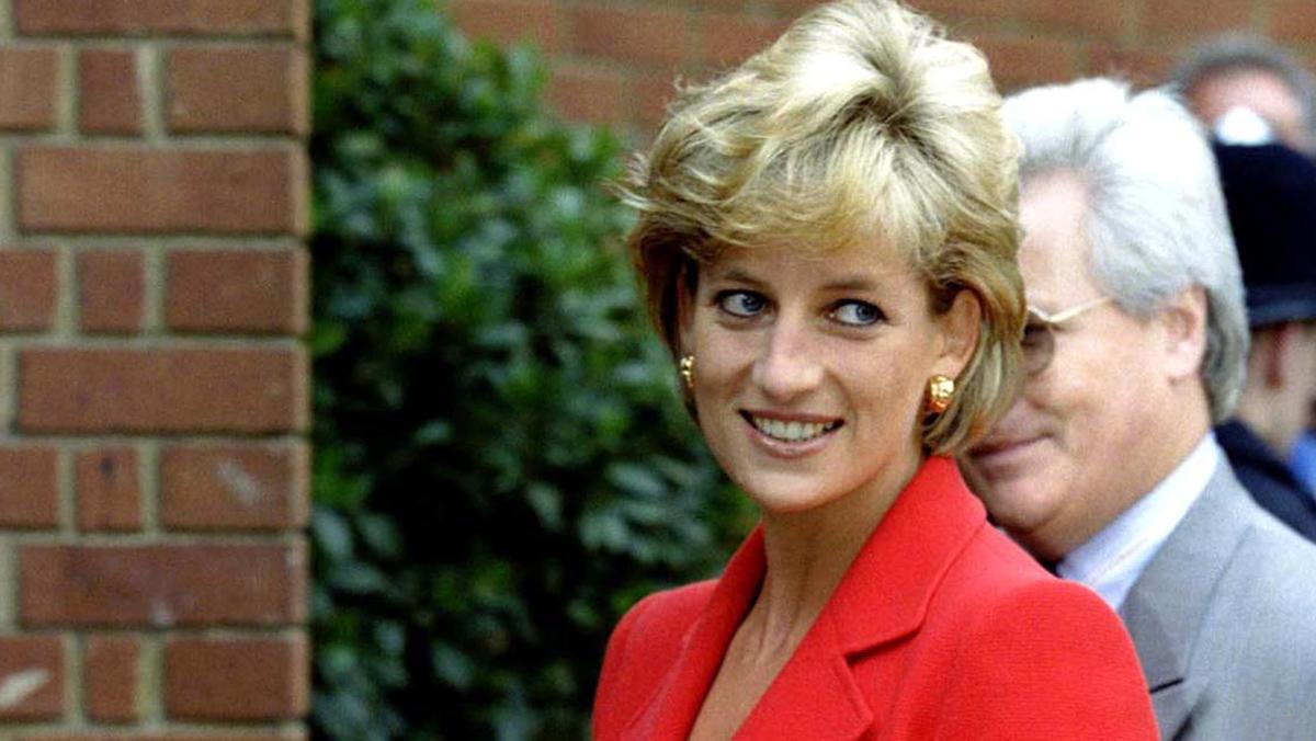 El domingo 31 de agosto de 1997 Diana de Gales y su pareja, Dodi al Fayed, sufrieron un accidente de tráfico que terminó con sus vidas.