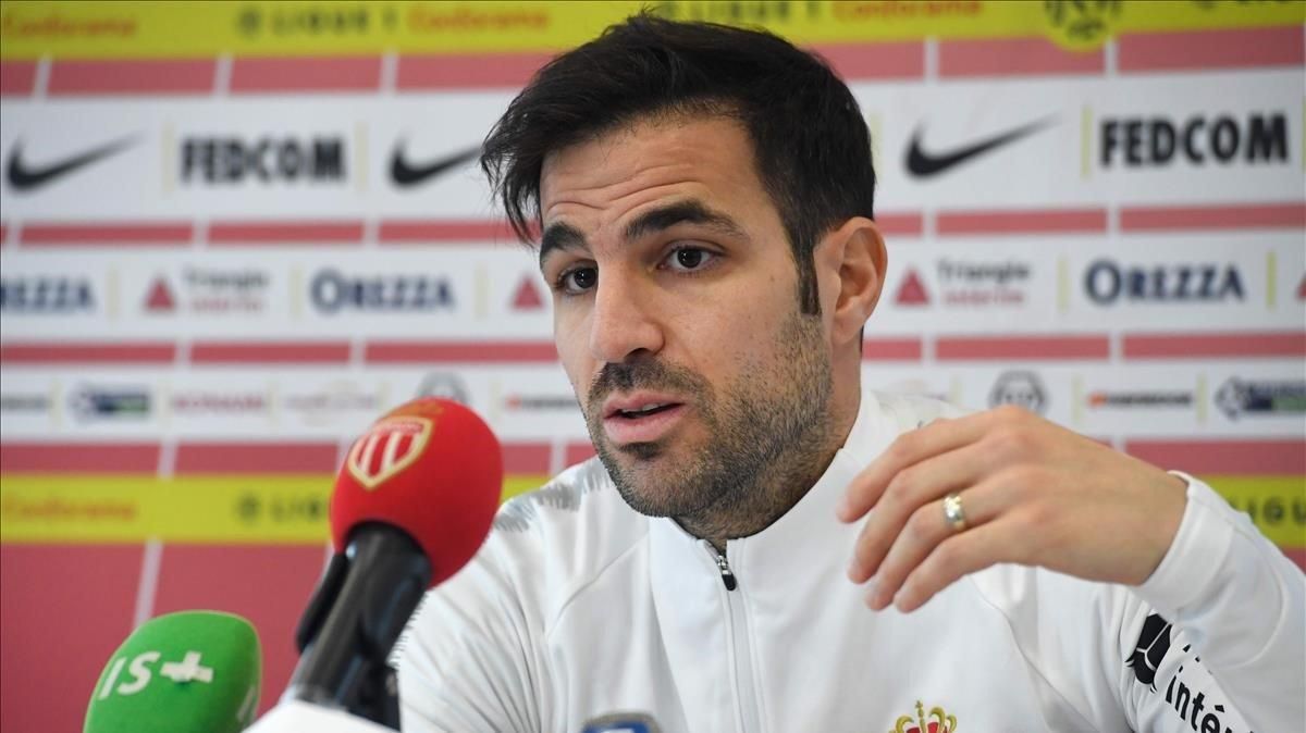 Cesc Fàbregas, en una rueda de prensa con el Mónaco. Cesc Fàbregas, en una rueda de prensa con el Mónaco.