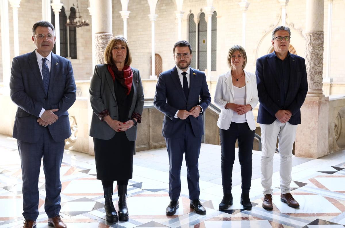 Los presidentes de las diputaciones: Miquel Noguer (Girona), Núria Marín (Barcelona), Noemí Llauradó (Tarragona) y Joan Talarn (Lleida).