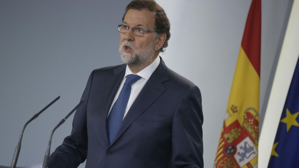 El presidente del Gobierno, Mariano Rajoy, en su comparecencia tras el Consejo de Ministros extraordinario. El presidente del Gobierno, Mariano Rajoy, en su comparecencia tras el Consejo de Ministros extraordinario.