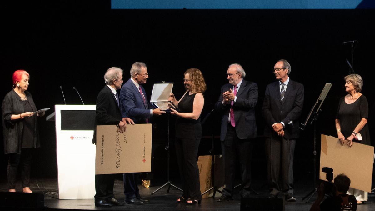 Entrega de premios a los antiguos presidentes de la Cruz Roja de Catalunya, en el Liceu