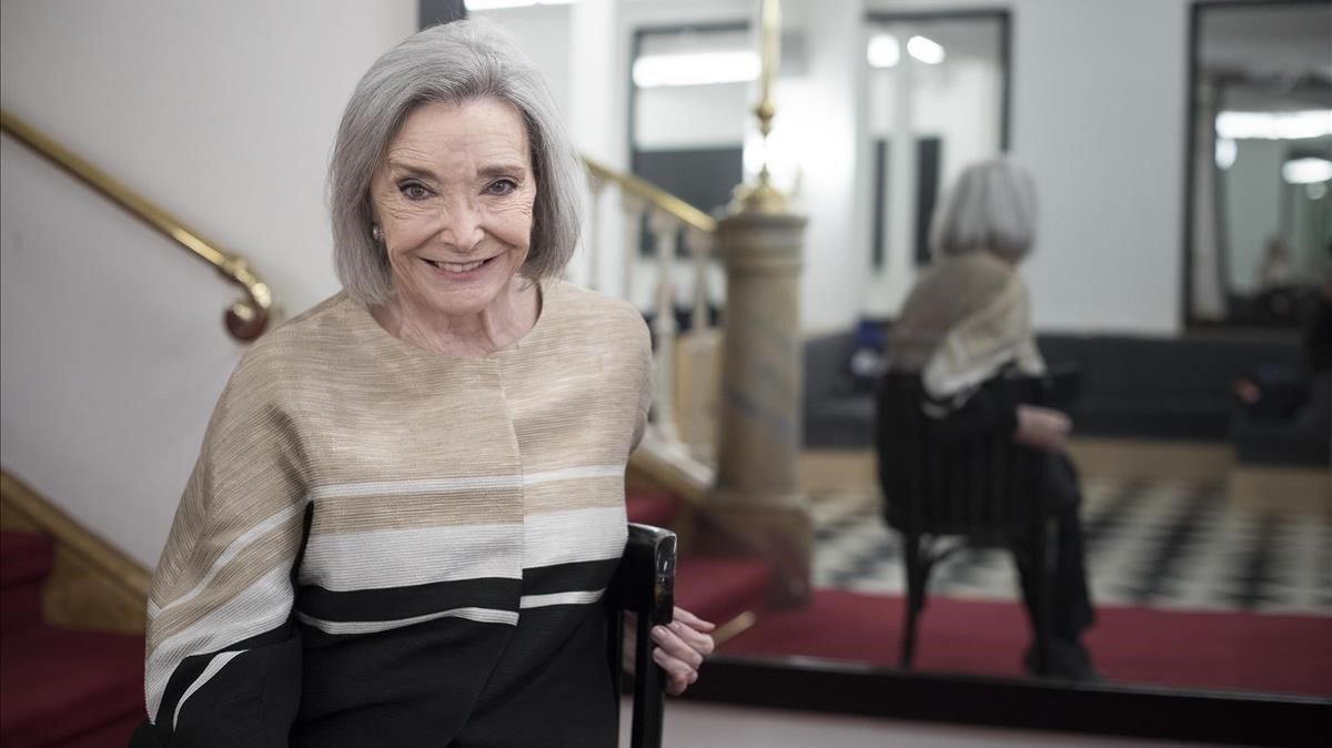Núria Espert, en el Romea, donde empezó su carrera y en el que no actuaba desde hacía mucho tiempo. Núria Espert, en el Romea, donde empezó su carrera y en el que no actuaba desde hacía mucho tiempo.