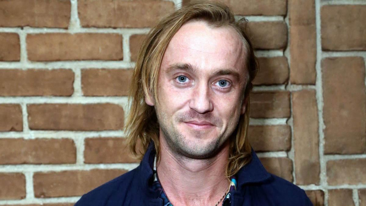 Tom Felton se desploma durante un partido de golf Tom Felton se desploma durante un partido de golf