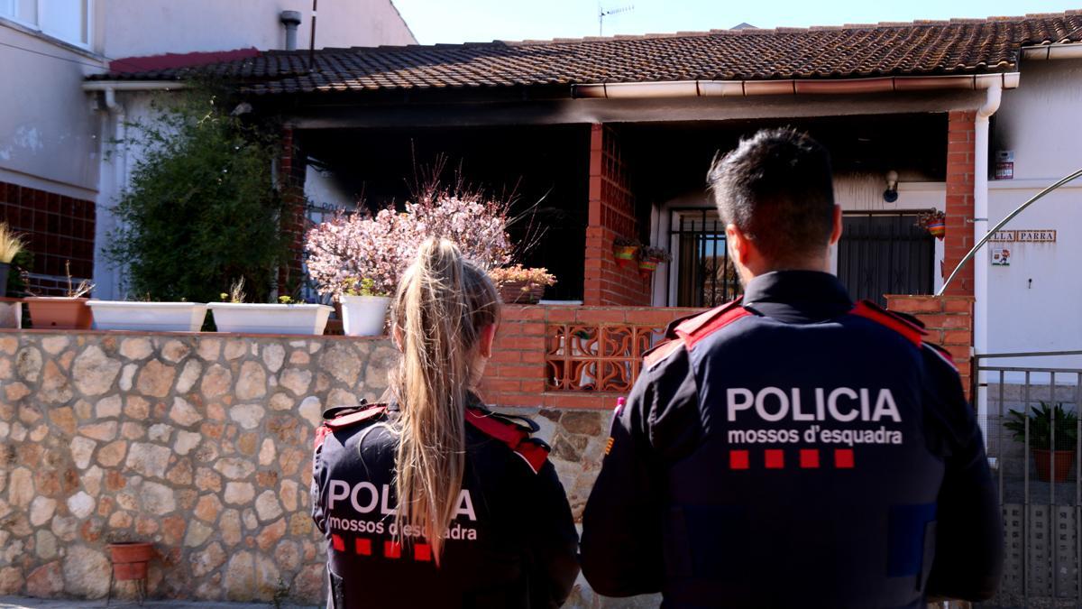 Muere una mujer en el incendio de una vivienda de Albinyana (Tarragona).