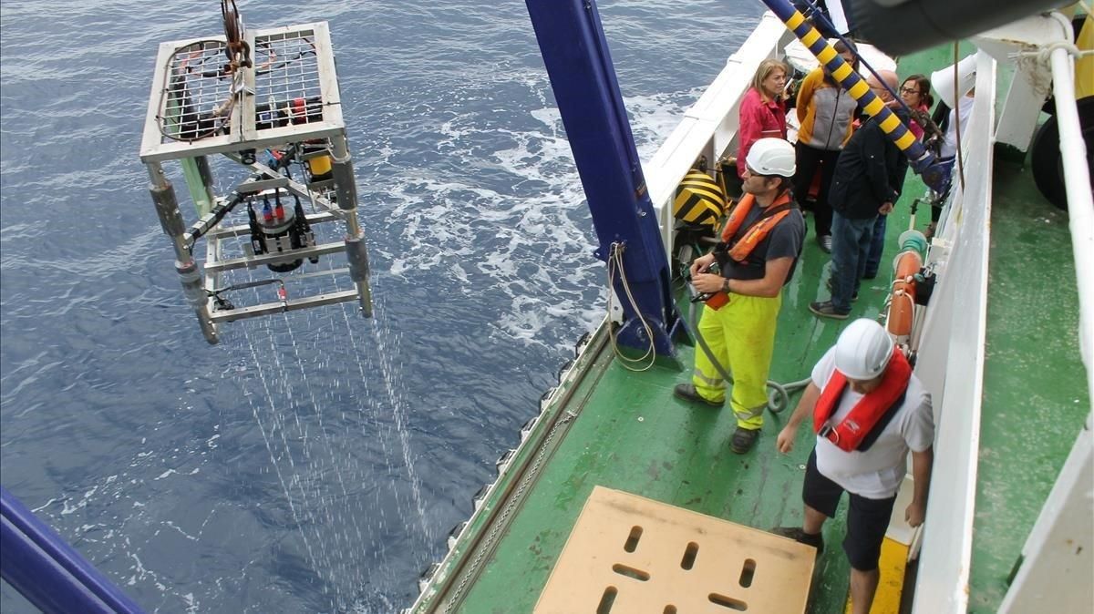 Actividad en el ’Ángeles Albariño’, durantes sus investigaciones en el canal de Mallorca. Actividad en el ’Ángeles Albariño’, durantes sus investigaciones en el canal de Mallorca.