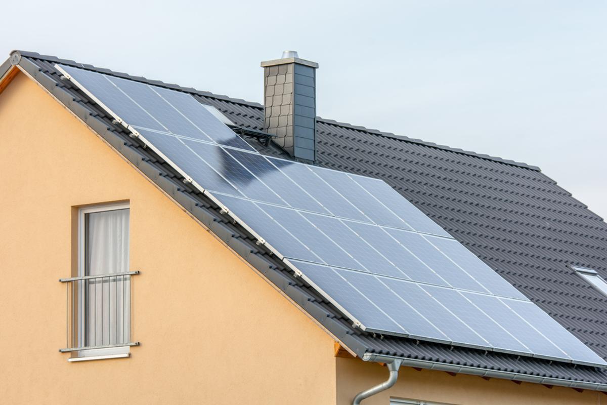 Holaluz i Banco Santander s’alien per liderar la instal·lació de plaques solars a Espanya