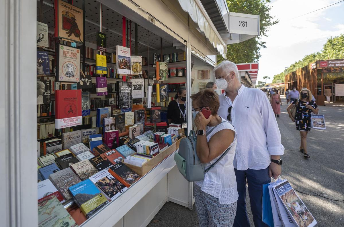 El Retiro respira tinta y papel: vuelve la Feria del Libro de Madrid