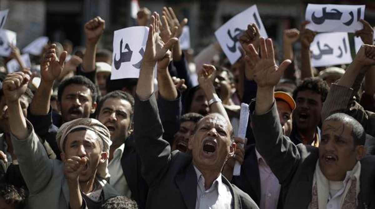 Las protestas se suceden en Yemen para reclamar la renuncia de Alรญ Abdalรก Saleh, en el poder desde hace mรกs de tres dรฉcadas. Las protestas se suceden en Yemen para reclamar la renuncia de Alรญ Abdalรก Saleh, en el poder desde hace mรกs de tres dรฉcadas.