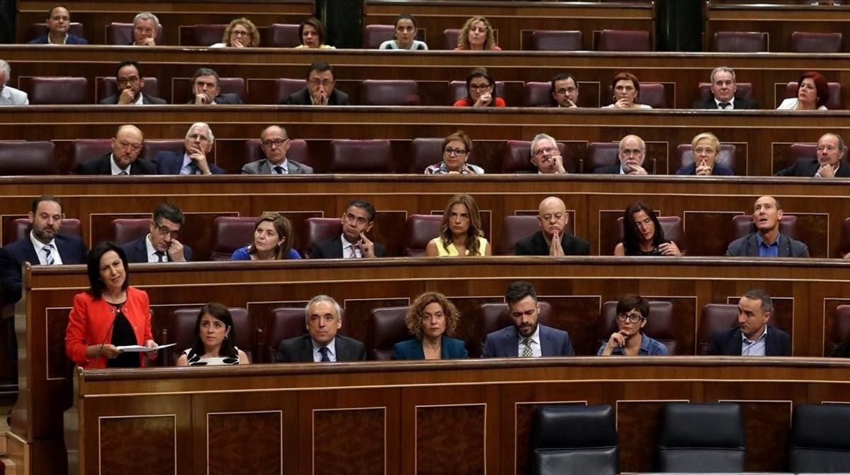 La portavoz del grupo parlamentario del PSOE, Margarita Robles, interviene en la sesión de control al Gobierno, en el Congreso de los Diputados, el pasado 21 de julio. La portavoz del grupo parlamentario del PSOE, Margarita Robles, interviene en la sesión de control al Gobierno, en el Congreso de los Diputados, el pasado 21 de julio.