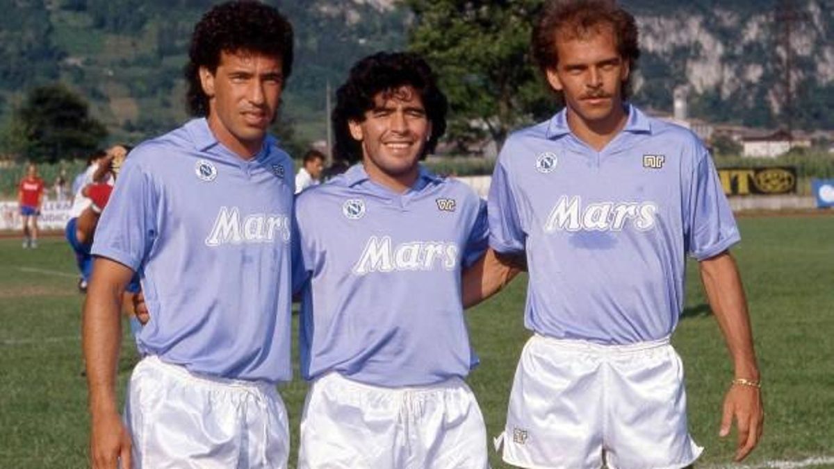 Careca, Maradona y Alemao, antes de un partido del Nápoles. Careca, Maradona y Alemao, antes de un partido del Nápoles.