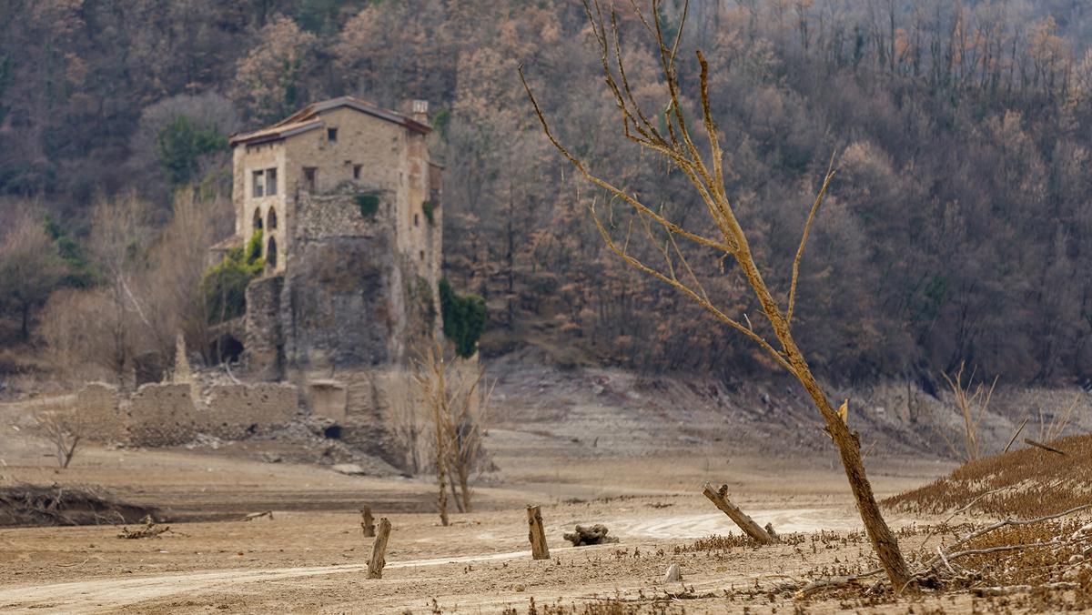 El embalse de La Baells (Berguedà) evidencia la falta de lluvias de los últimos meses