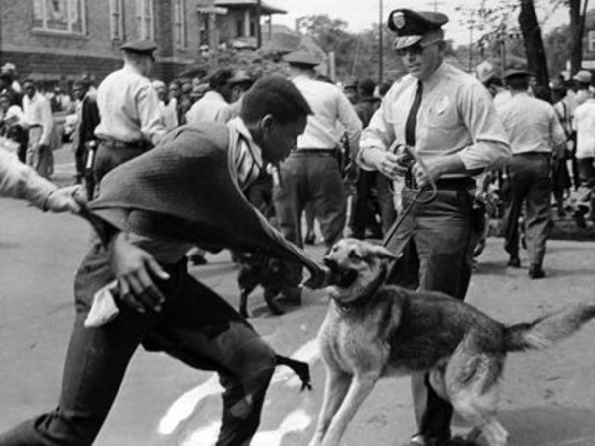 Enfrentamientos entre policía y homosexuales en los alrededores del Stonewall, en Nueva York en 1969.