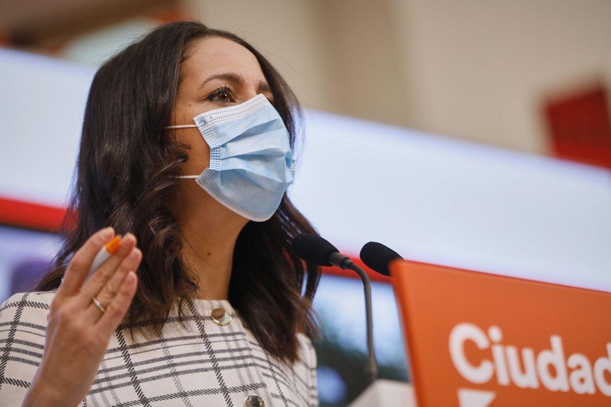 La presidenta de C’s, Inés Arrimadas, en la rueda de prensa en la que ha pedido a Sánchez el estado de alarma La presidenta de C’s, Inés Arrimadas, en la rueda de prensa en la que ha pedido a Sánchez el estado de alarma