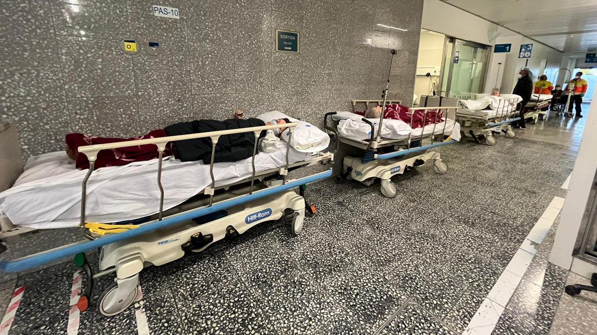 Urgències saturades a l’Hospital Moisès Broggi: una infermera per a 22 pacients