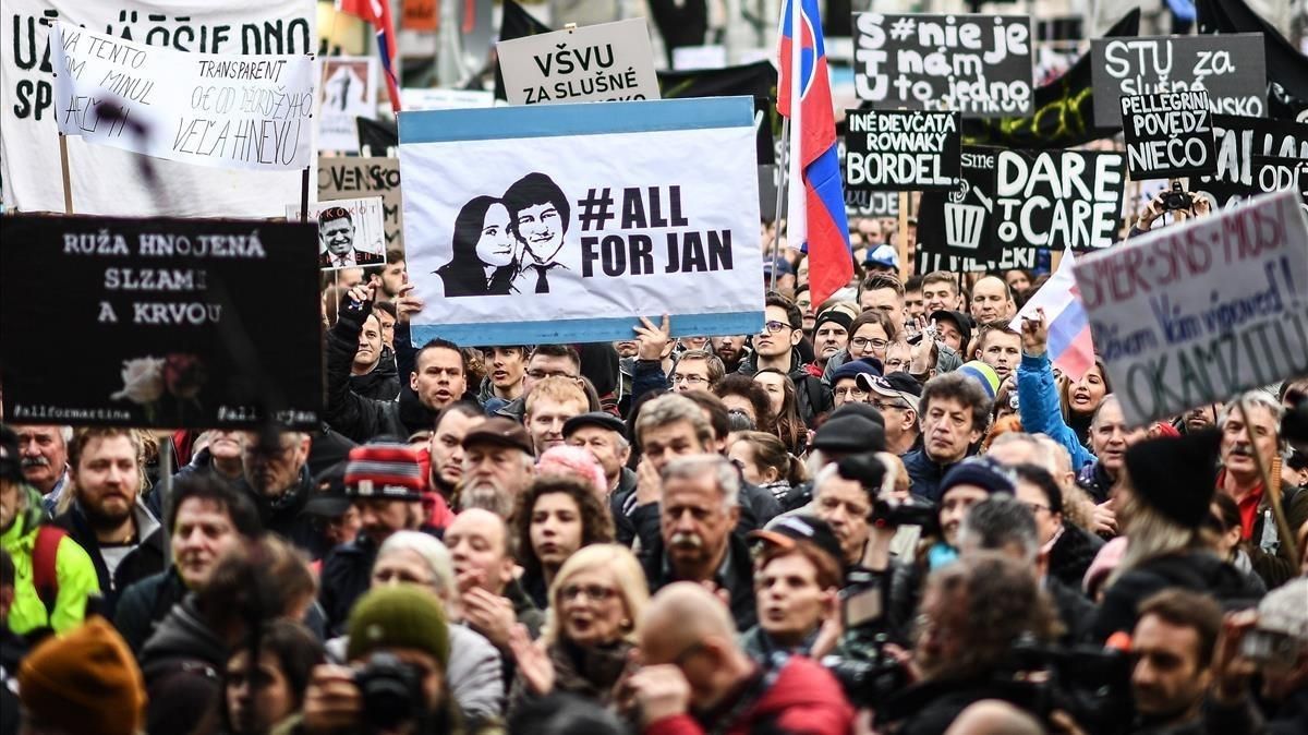 Vista de la manifestación multitudinaria en memoria del periodista eslovaco Jan Kuciak, en Bratislava, el 16 de marzo. Vista de la manifestación multitudinaria en memoria del periodista eslovaco Jan Kuciak, en Bratislava, el 16 de marzo.