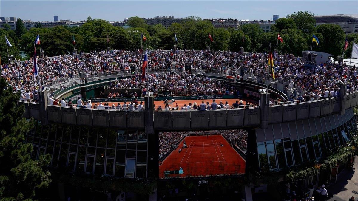 La federación francesa de tenis no descarta un Roland Garros a puerta