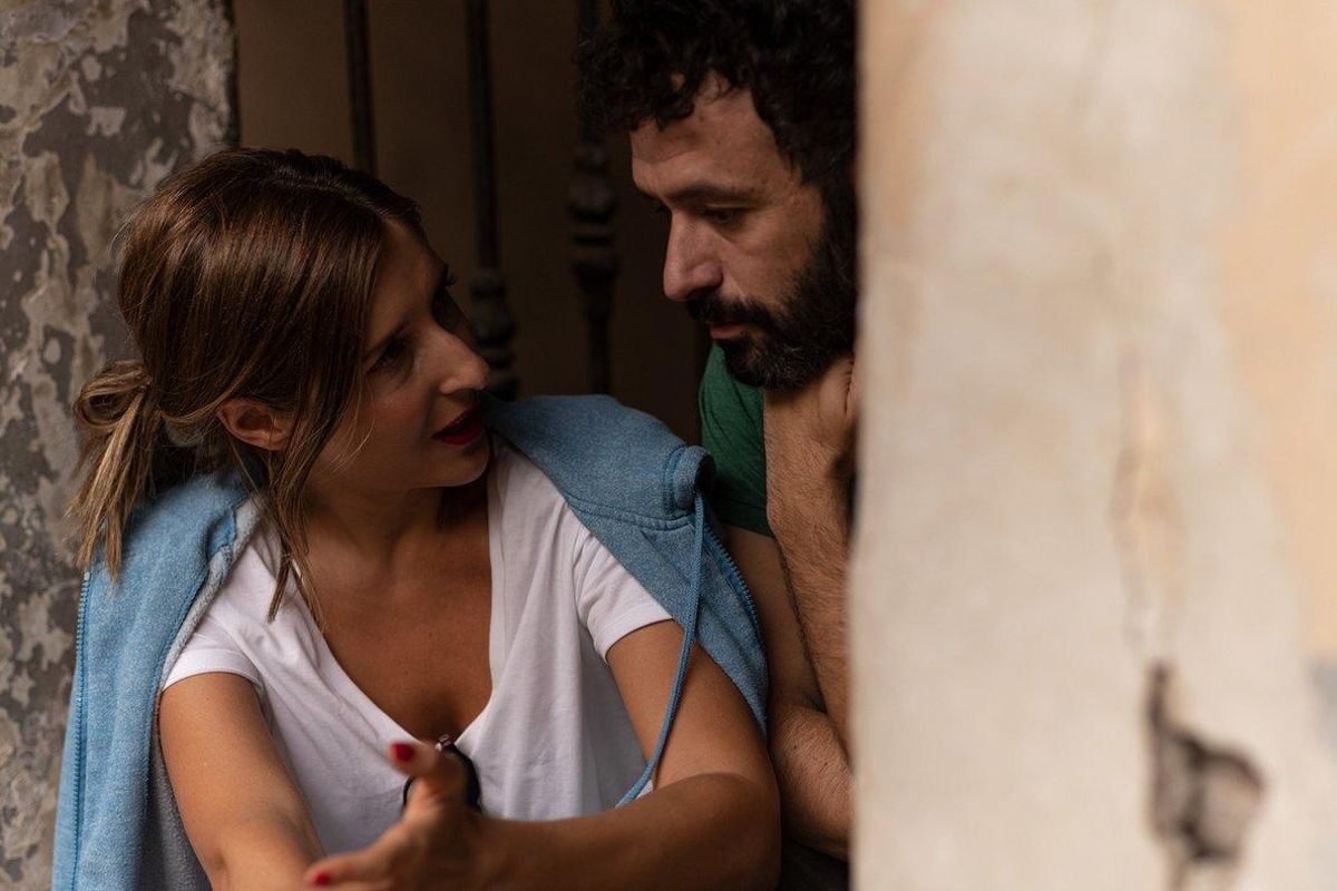 La productora Sofía Fábregas con Rodrigo Sorogoyen, durante el rodaje. La productora Sofía Fábregas con Rodrigo Sorogoyen, durante el rodaje.