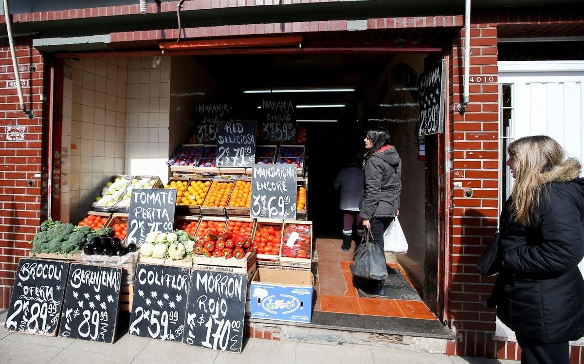 Negocios en Argentina suben sus precios ante el asombro de los consumidores. Negocios en Argentina suben sus precios ante el asombro de los consumidores.
