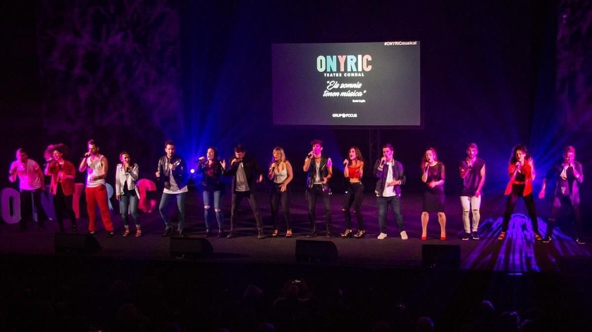 El elenco de jóvenes cantantes que protagoniza este montaje. El elenco de jóvenes cantantes que protagoniza este montaje.