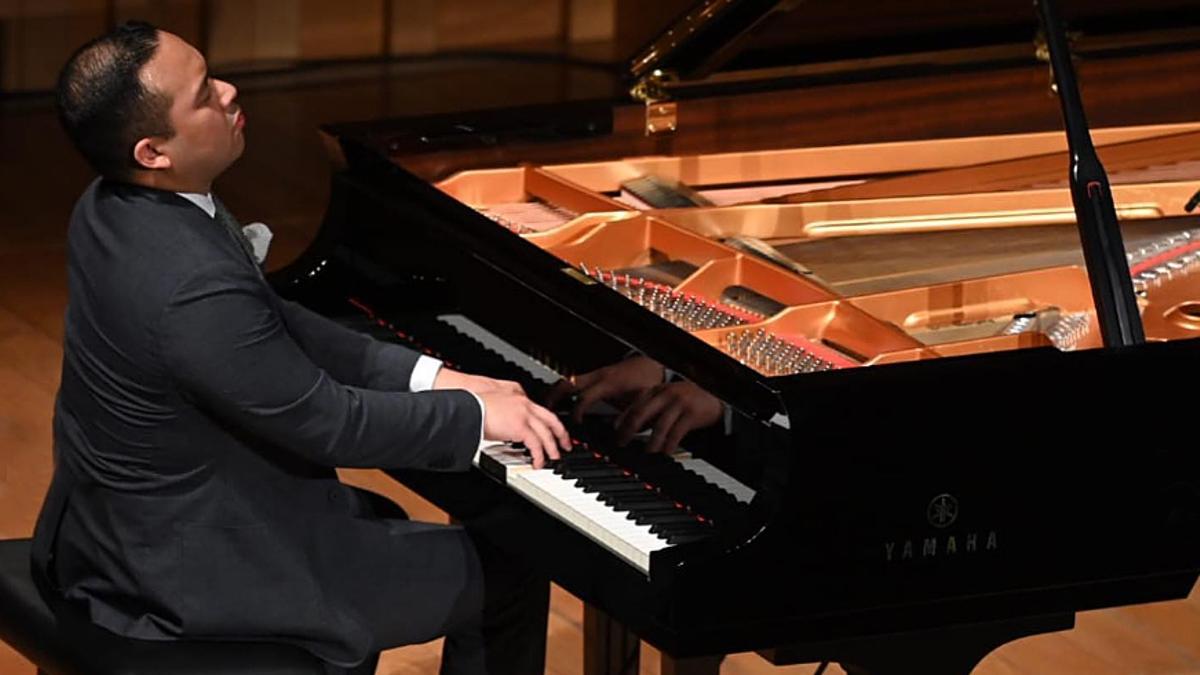 El pianista Jonathan Mamora guanya el Concurs Maria Canals