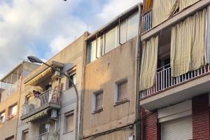 El número 35 de la calle Mozart de Badalona, cuyo ático se derrumbó el pasado lunes