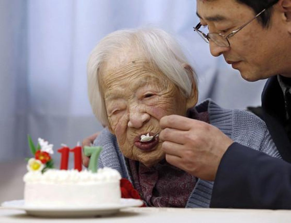 La japonesa Misao Okawa, ya fallecida, el 5 de marzo del 2015, celebrando su 117º cumpleaños en Osaka. La japonesa Misao Okawa, ya fallecida, el 5 de marzo del 2015, celebrando su 117º cumpleaños en Osaka.