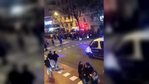 Desallotjament del carrer de Mandri, a Barcelona, la nit del 25 de desembre.