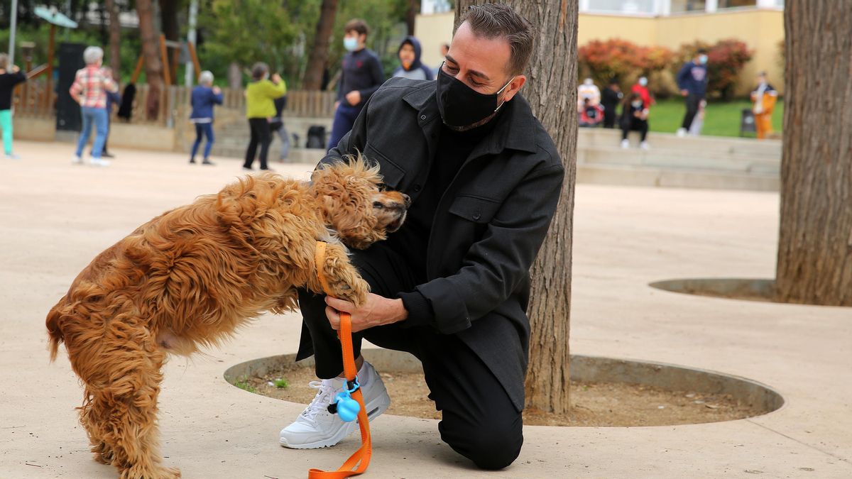 Rodolfo y Alfredo, hace un par de semanas, de paseo por el parque de la Guineueta Rodolfo y Alfredo, hace un par de semanas, de paseo por el parque de la Guineueta