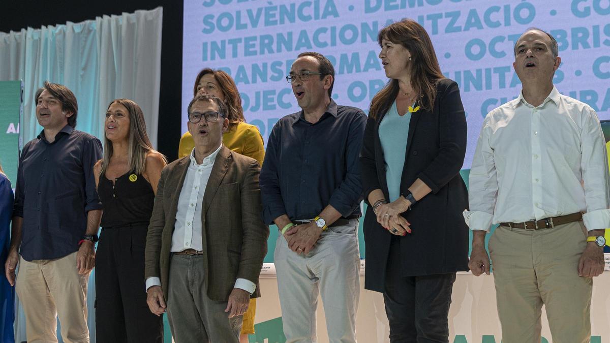 Elecciones municipales Barcelona 2023 / Borràs cargo contra la «dimisión» de ERC mientras Rull llama a evitar los reproches