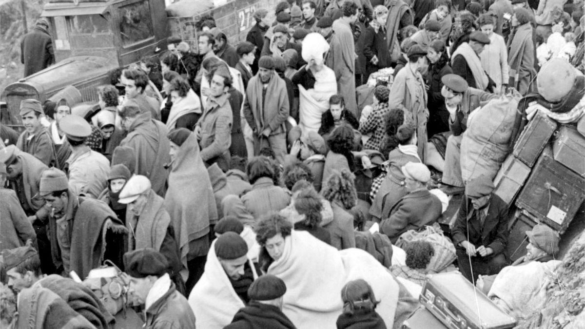 Escenas de la retirada republicana en 1939. Escenas de la retirada republicana en 1939.