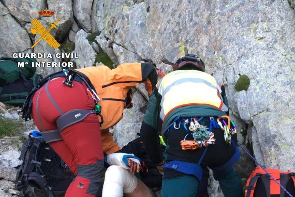 La Guàrdia Civil presumeix de rescatar dos muntanyencs independentistes al Pirineu d'Osca