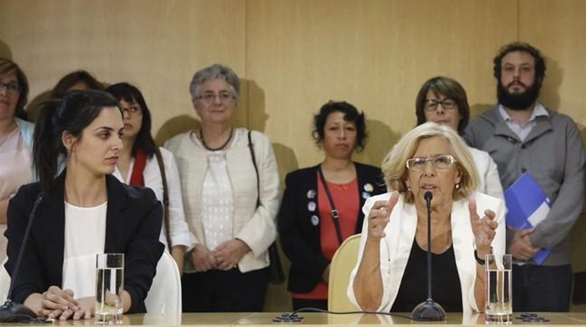 La concejala Rita Maestre y la alcaldesa de Madrid, Manuela Carmena. La concejala Rita Maestre y la alcaldesa de Madrid, Manuela Carmena.