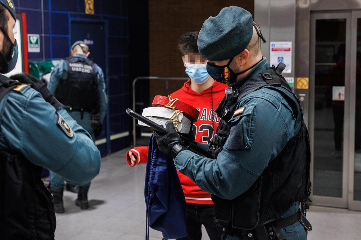 La Policía blinda Madrid para evitar posibles reyertas entre bandas juveniles.