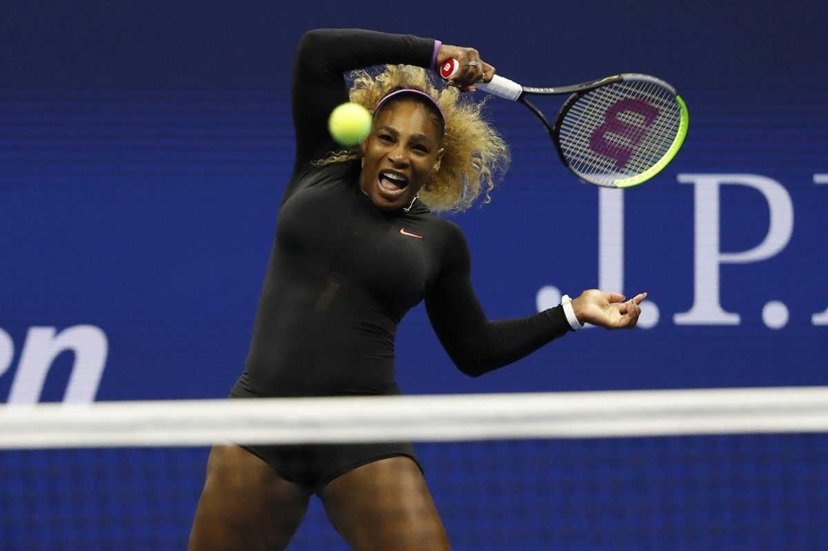 Serena Williams aplasta a Sharapova en su estreno en el Abierto de EE.UU Serena Williams aplasta a Sharapova en su estreno en el Abierto de EE.UU
