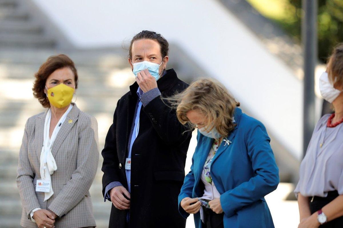 Pablo Iglesias, con las vicepresidentas Carmen Calvo, Nadia Calviño y Teresa Ribera, este 10 de octubre en Guarda (Portugal), en la XXI Cumbre Hispano-Lusa. Pablo Iglesias, con las vicepresidentas Carmen Calvo, Nadia Calviño y Teresa Ribera, este 10 de octubre en Guarda (Portugal), en la XXI Cumbre Hispano-Lusa.
