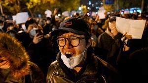 Una ola de protestas contra las restricciones de la política 'cero covid' se extiende por China