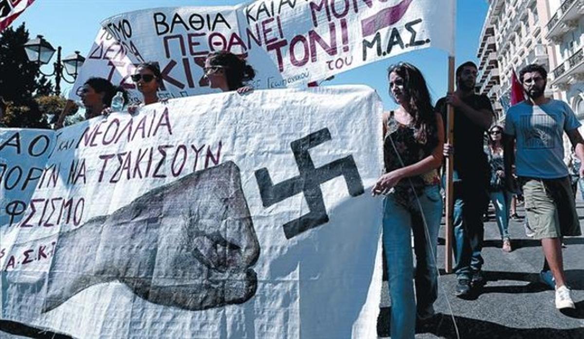 Estudiantes 8Protesta antifascista en las inmediaciones del Parlamento griego en Atenas, ayer.