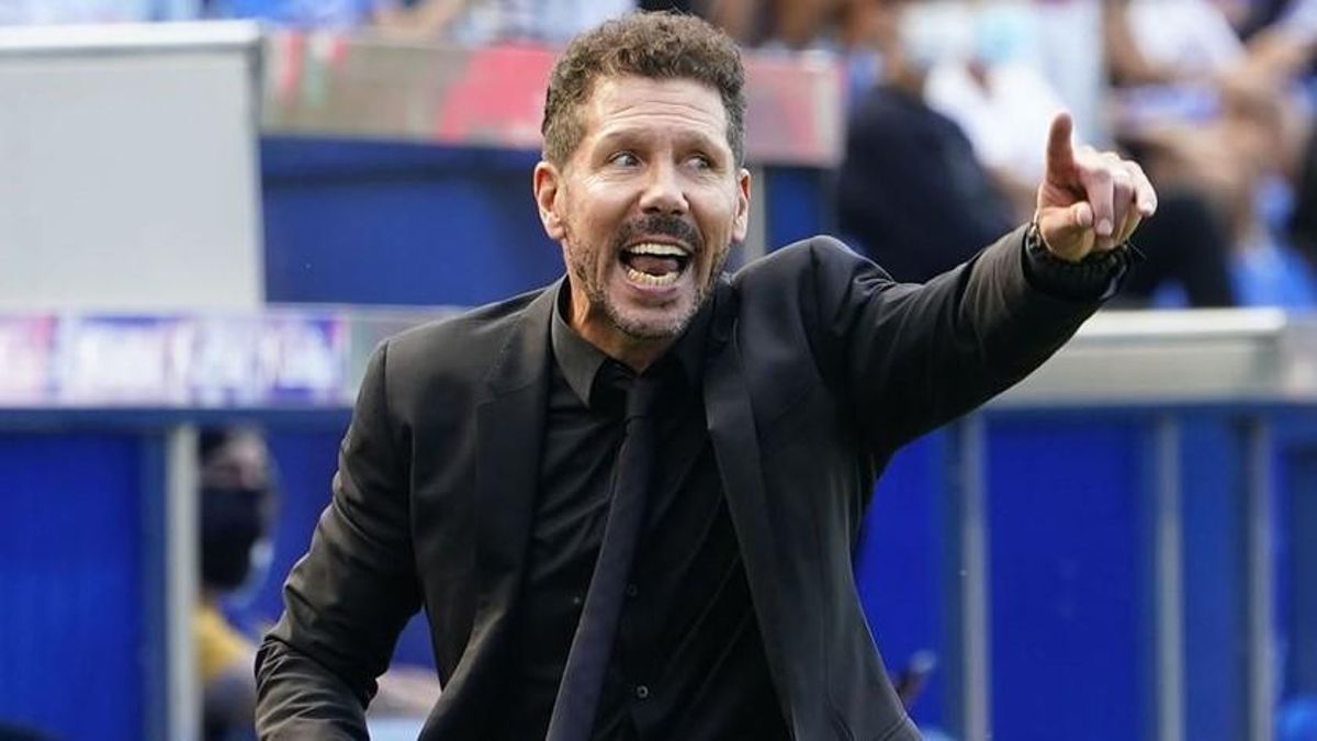 Simeone gesticula durante un partido del Atlético. Simeone gesticula durante un partido del Atlético.