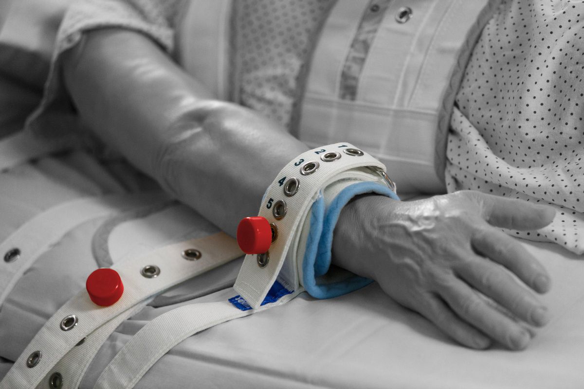 «Lligar-nos és violència»: els pacients de psiquiatria reclamen abolir una pràctica que divideix els professionals «Lligar-nos és violència»: els pacients de psiquiatria reclamen abolir una pràctica que divideix els professionals