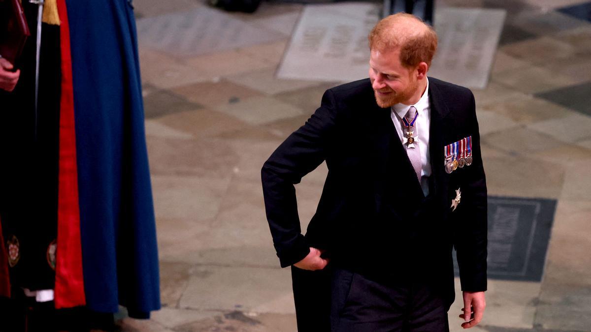 El príncipe Harry de Gran Bretaña, duque de Sussex, asiste a la ceremonia de coronación del rey Carlos y la reina Camila de Gran Bretaña en la Abadía de Westminster, en Londres, Gran Bretaña, el 6 de mayo de 2023. REUTERS/Phil Noble/Piscina