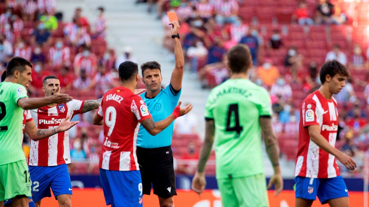 Joao Félix se va expulsado por Gil Manzano. Joao Félix se va expulsado por Gil Manzano.