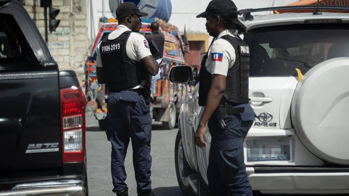 Acht mutmaßliche Bandenmitglieder, die ein Krankenhaus in Haiti angegriffen haben, werden gelyncht