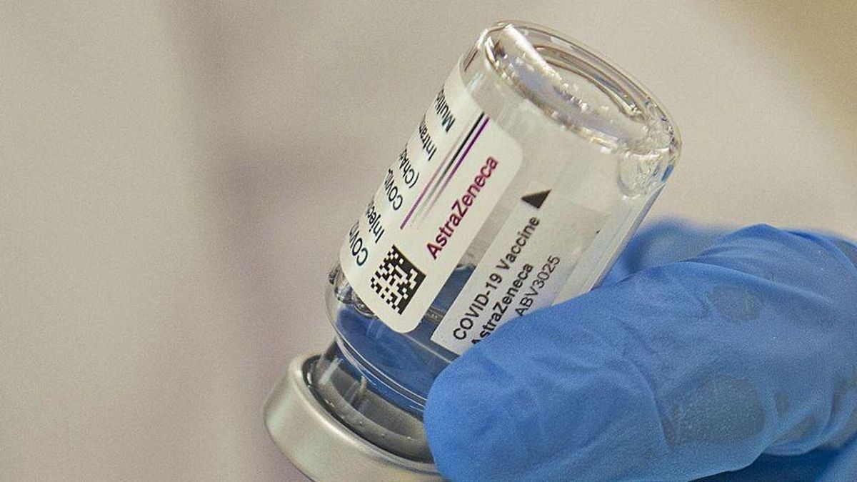 Los vacunados con la primera dosis de AstraZeneca recibirán una segunda de Pfizer Los vacunados con la primera dosis de AstraZeneca recibirán una segunda de Pfizer